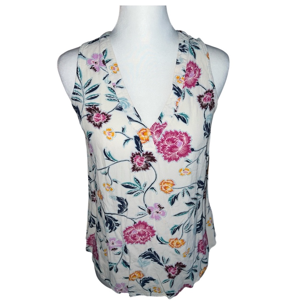 3 items for $15 |  Navy Floral Print Sleeveless Blouse🌵🦎